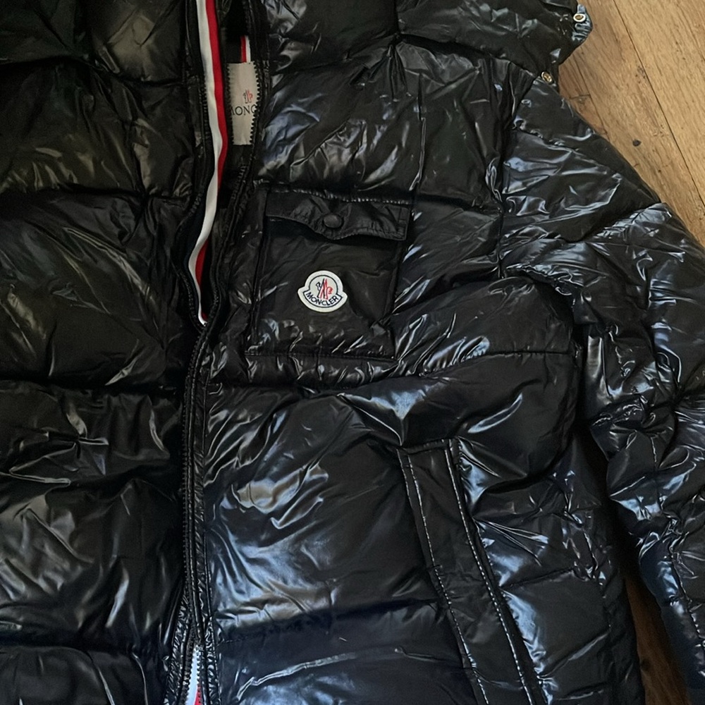 Basically brand, new moncler puffer - Picture 7 of 7